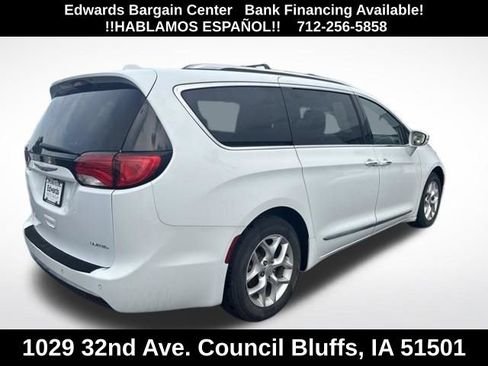 Used 2020 Chrysler Pacifica Limited FWD image 7