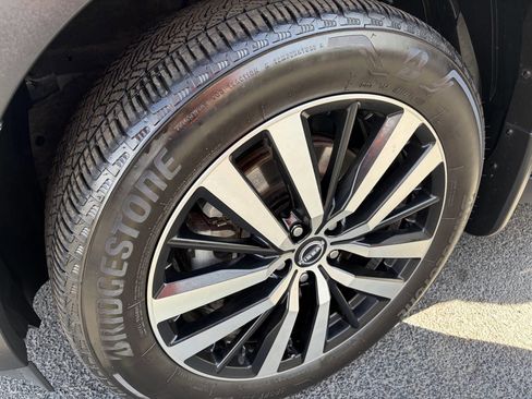 Used 2023 Nissan Pathfinder Platinum image 49