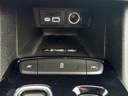 Used 2022 Chevrolet Bolt EUV LT image 34