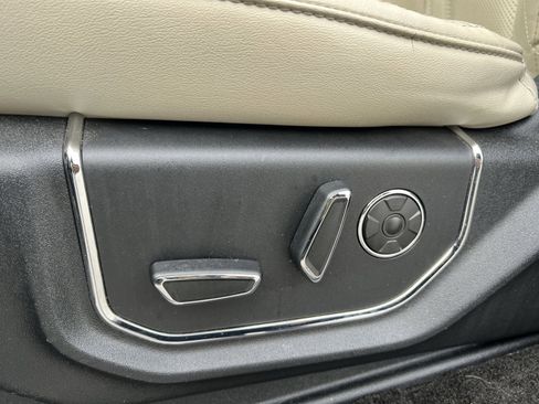 Used 2018 Ford Expedition Platinum image 14