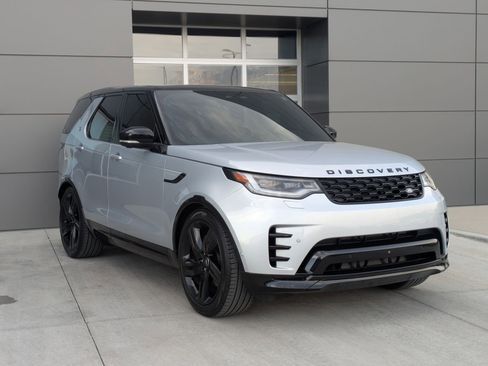 Certified 2024 Land Rover Discovery Dynamic SE image 3