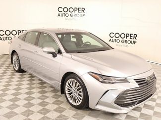 Used 2019 Toyota Avalon Limited image 1