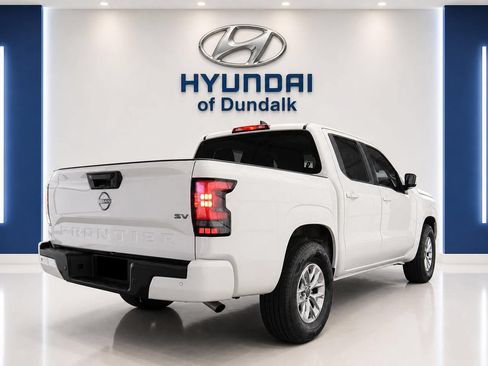 Used 2024 Nissan Frontier SV w/ Technology Package RWD image 4
