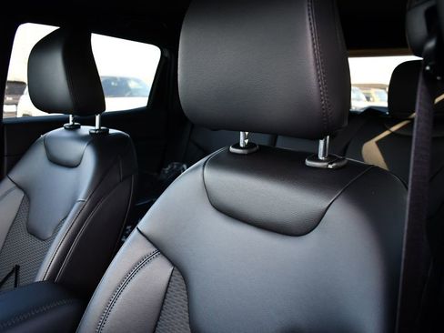 New 2026 Jeep Compass Latitude image 12