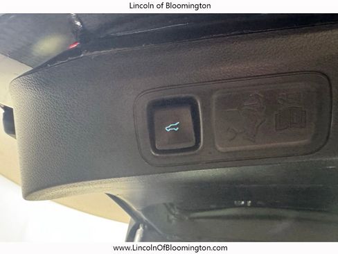 Used 2019 Lincoln Navigator Select AWD/4WD image 32