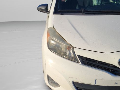 Used 2014 Toyota Yaris L image 12