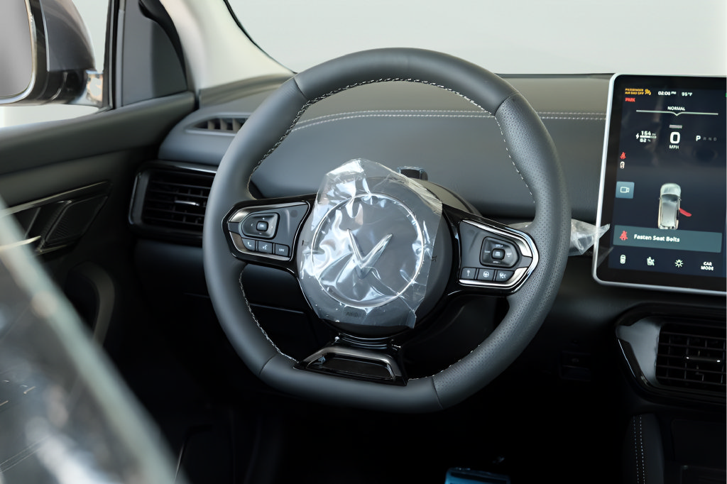 New 2025 VinFast VF 8 Eco AWD/4WD image 8