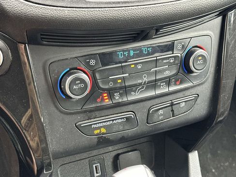 Used 2017 Ford Escape Titanium image 25