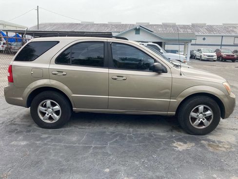 Used 2008 Kia Sorento 2WD image 3