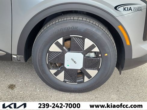 New 2026 Kia Sportage LX image 7