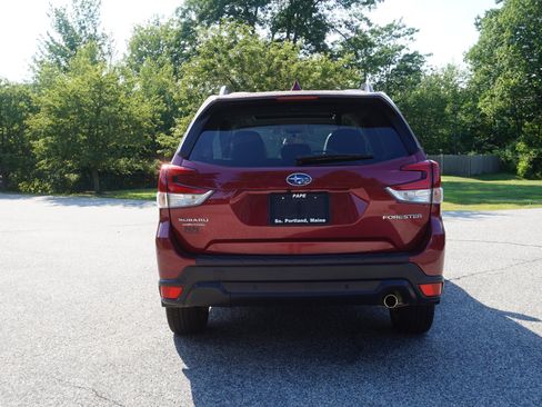 Used 2021 Subaru Forester Limited AWD/4WD image 6