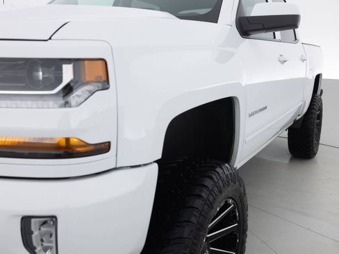 Used 2018 Chevrolet Silverado 1500 LT w/ All Star Edition image 12