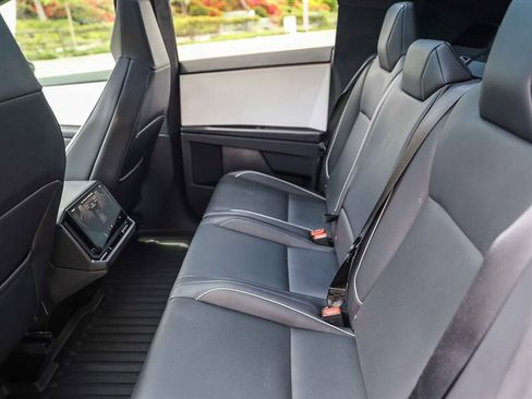 Used 2024 Tesla Cybertruck AWD Crew Cab image 21
