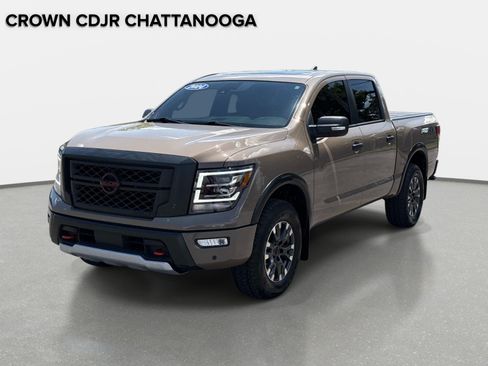 Used 2024 Nissan Titan PRO-4X w/ Pro-4x Convenience Package AWD/4WD image 9
