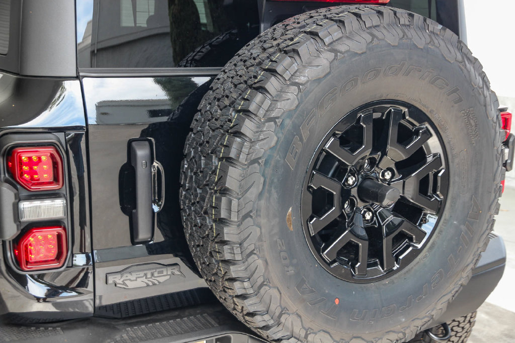 New 2026 Ford Bronco Raptor w/ Interior Carbon Fiber Pack AWD/4WD image 10