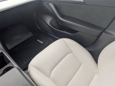 Used 2021 Tesla Model 3 Standard Range Plus image 14