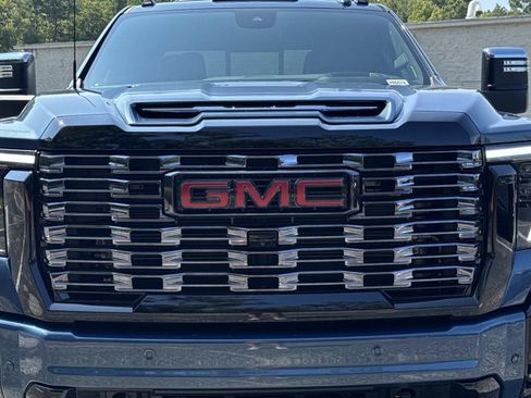 Used 2026 GMC Sierra 2500 Denali Ultimate AWD/4WD image 8