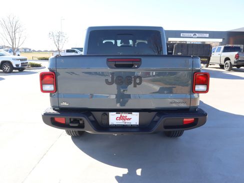 New 2026 Jeep Gladiator Sport AWD/4WD image 21