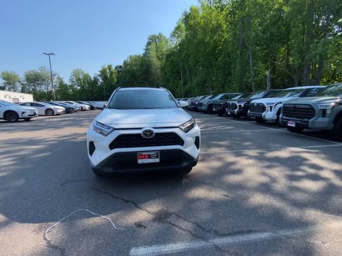 Used 2025 Toyota RAV4 XLE AWD/4WD image 6