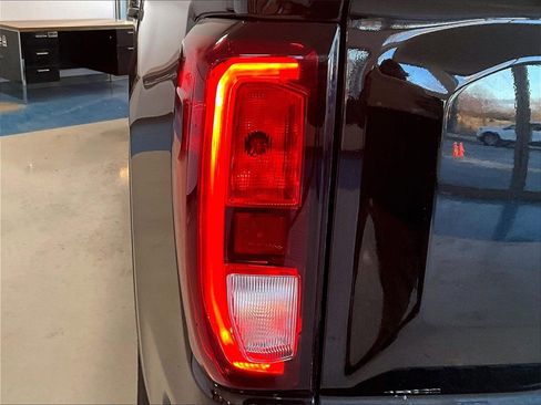 Used 2024 GMC Sierra 1500 Elevation image 33