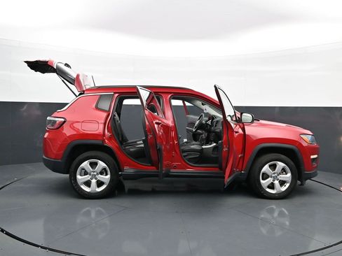 Used 2020 Jeep Compass Latitude w/ Cold Weather Group AWD/4WD image 41