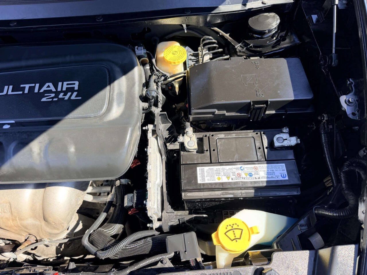 Used 2017 Jeep Cherokee Sport w/ Cold Weather Group FWD image 13