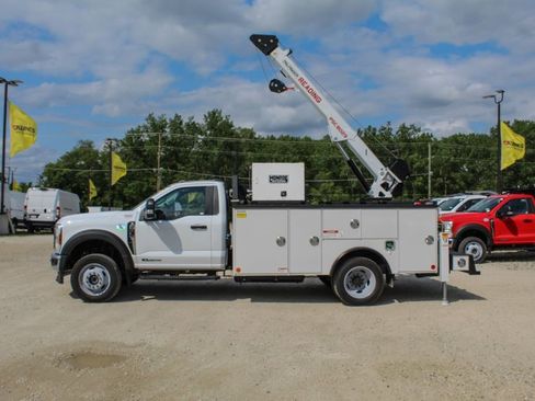 New 2025 Ford F550 4x4 Regular Cab Super Duty image 8