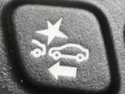 Used 2017 Chevrolet Volt Premier w/ Driver Confidence II Package image 31