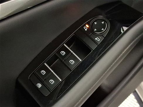 Used 2025 MAZDA MAZDA3 s Sport image 29