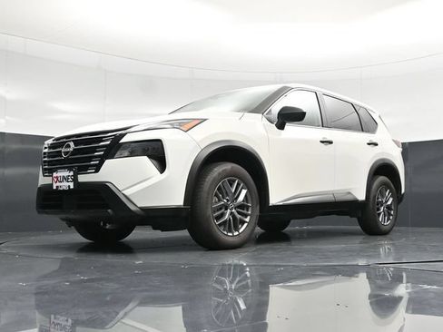 Used 2024 Nissan Rogue S AWD/4WD image 52