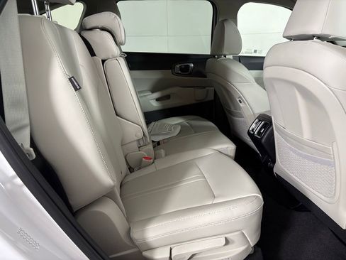 Used 2026 Kia Sorento S image 16