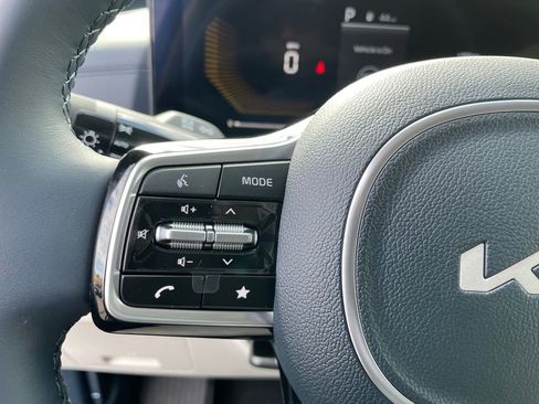 New 2026 Kia Carnival EX FWD image 19