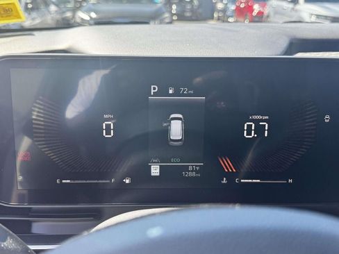 Used 2026 Kia Carnival FWD image 26