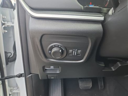 Used 2025 Jeep Grand Cherokee L Altitude image 22