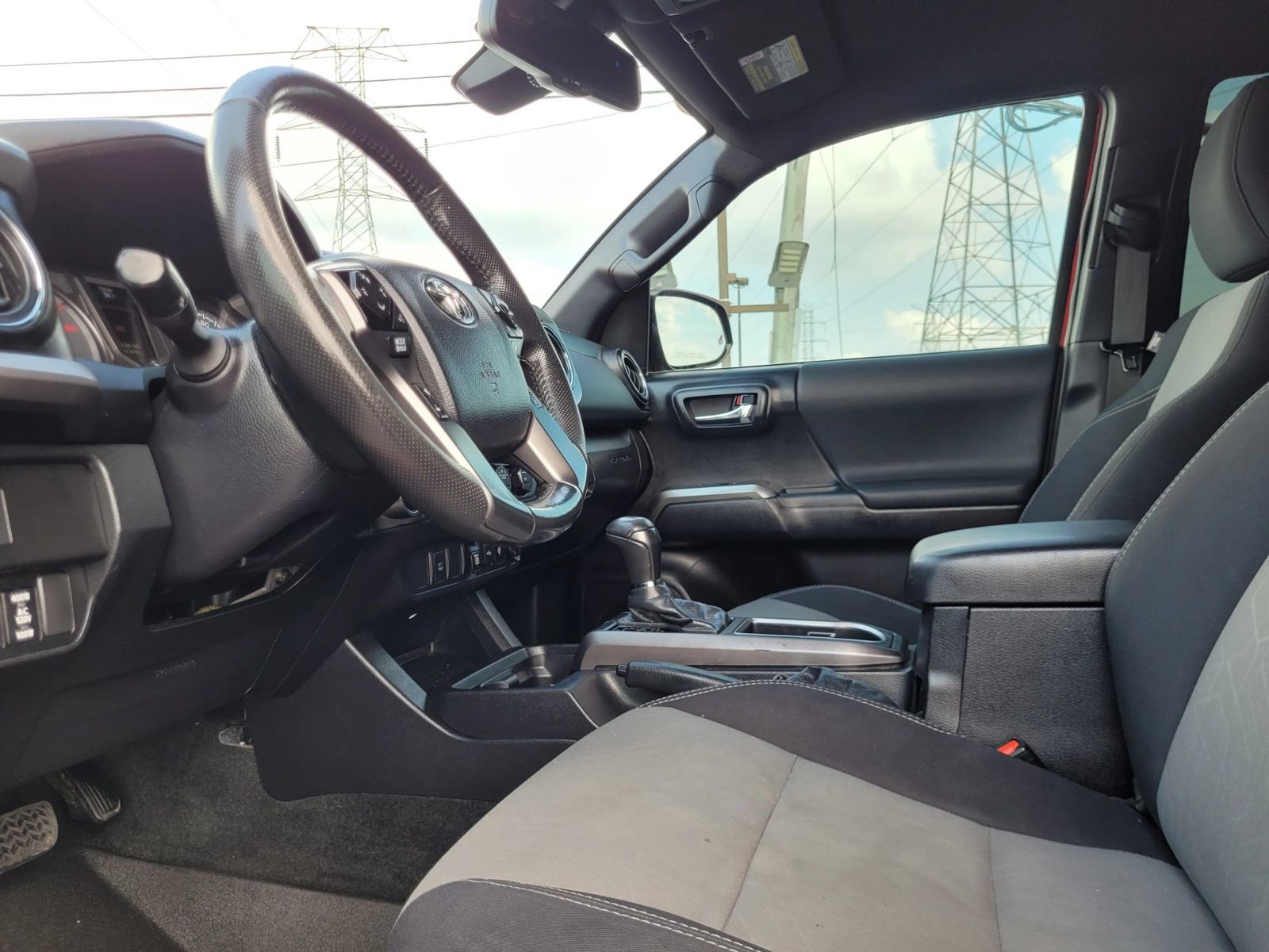Used 2021 Toyota Tacoma TRD Off-Road AWD/4WD image 13