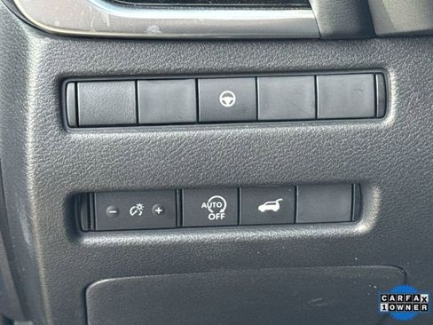 Used 2024 Nissan Rogue SL image 38