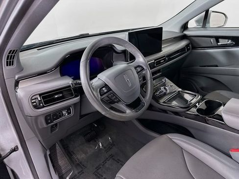 Used 2022 Lincoln Nautilus Reserve AWD/4WD image 13