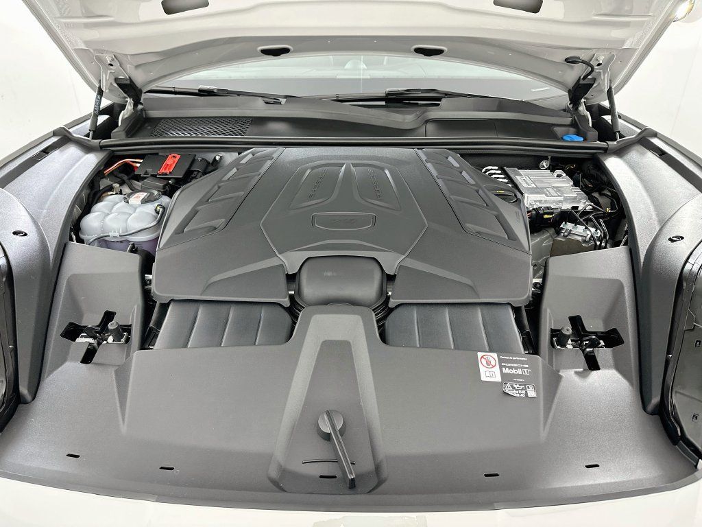 New 2026 Porsche Cayenne Turbo GT AWD/4WD image 31