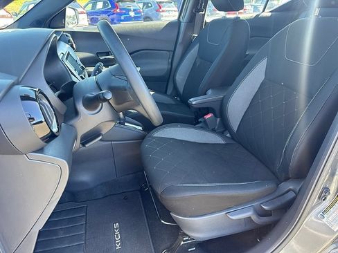 Used 2020 Nissan Kicks SV FWD image 13