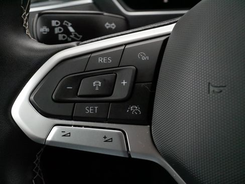 Certified 2023 Volkswagen Tiguan SE image 25