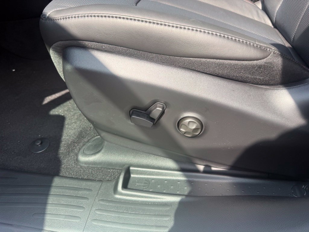 New 2027 Chrysler Pacifica Select FWD image 14