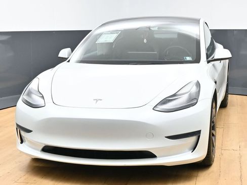 Used 2023 Tesla Model 3 Standard Range RWD image 4