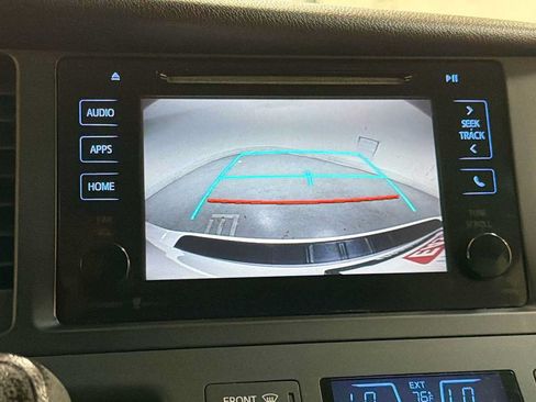Used 2015 Toyota Sienna LE FWD image 19
