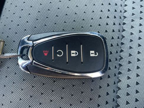 Used 2025 Chevrolet Trax LT image 22