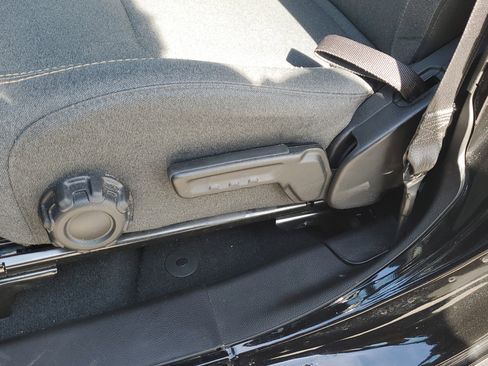 Used 2024 Jeep Wrangler Sport S image 17