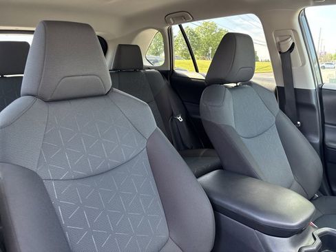 Used 2025 Toyota RAV4 XLE FWD image 22