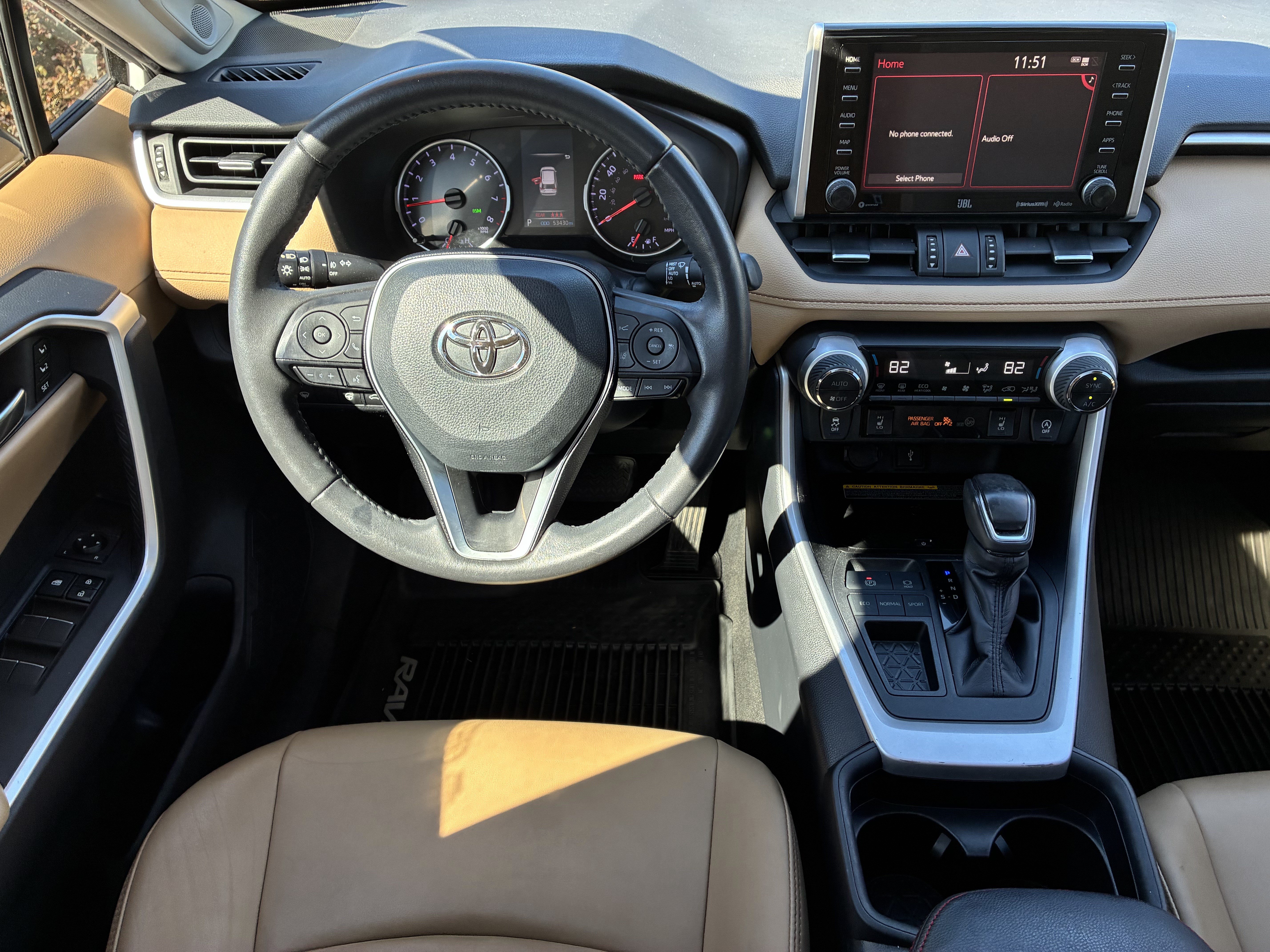 Used 2020 Toyota RAV4 XLE Premium FWD image 20