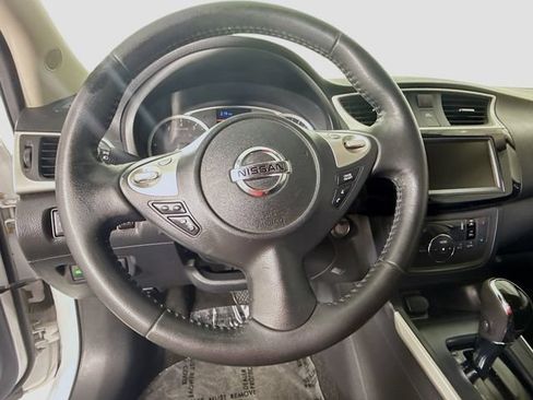 Used 2019 Nissan Sentra SV FWD image 11