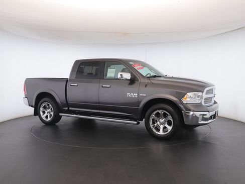 Used 2017 RAM 1500 Laramie w/ Convenience Group image 35