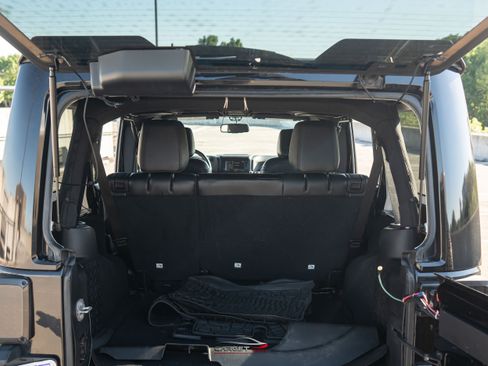 Used 2017 Jeep Wrangler Unlimited Sahara AWD/4WD image 42